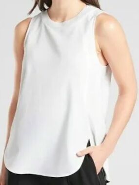 Athleta Zephyr Off White Sleeveless Crewneck Tank Top size small 4-6